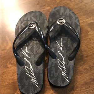 Michael Kors Flip Floos